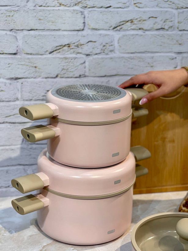 سرویس قابلمه 8 پارچه بدون روغن رنگ صورتی Pro Chef cooker محصول arow ترکیه