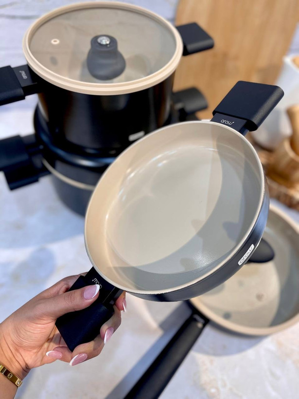 سرویس قابلمه 8 پارچه بدون روغن رنگ مشکی Pro Chef cooker محصول arow ترکیه