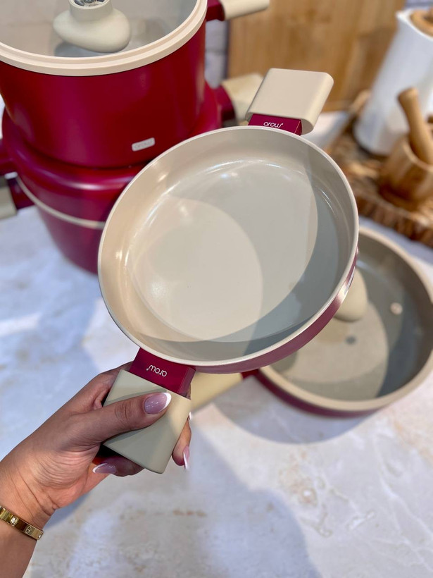 سرویس قابلمه 8 پارچه بدون روغن رنگ قرمز Pro Chef cooker محصول arow ترکیه