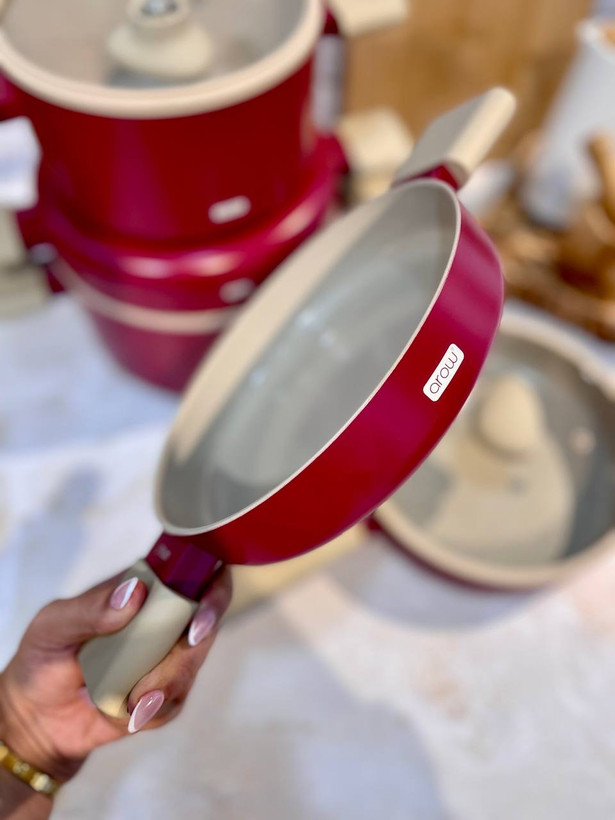 سرویس قابلمه 8 پارچه بدون روغن رنگ قرمز Pro Chef cooker محصول arow ترکیه