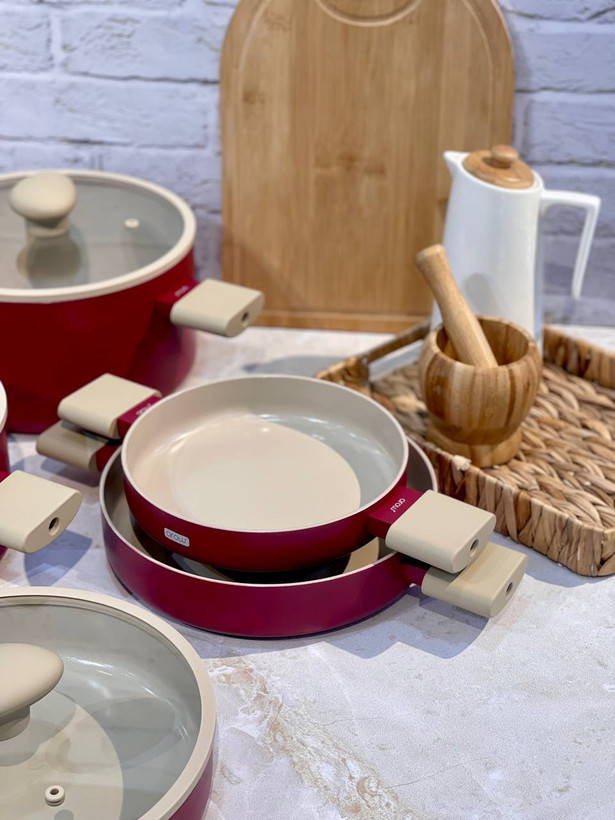 سرویس قابلمه 8 پارچه بدون روغن رنگ قرمز Pro Chef cooker محصول arow ترکیه